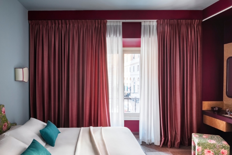 Camera deluxe con armadio a vista e area vanity, hotel boutique a Roma – The 4 Rooms, BZAR hotels a Roma